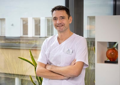 Panagiotis Baliakas, specialistläkare i hematologi och klinisk genetik vid Akademiska sjukhuset.